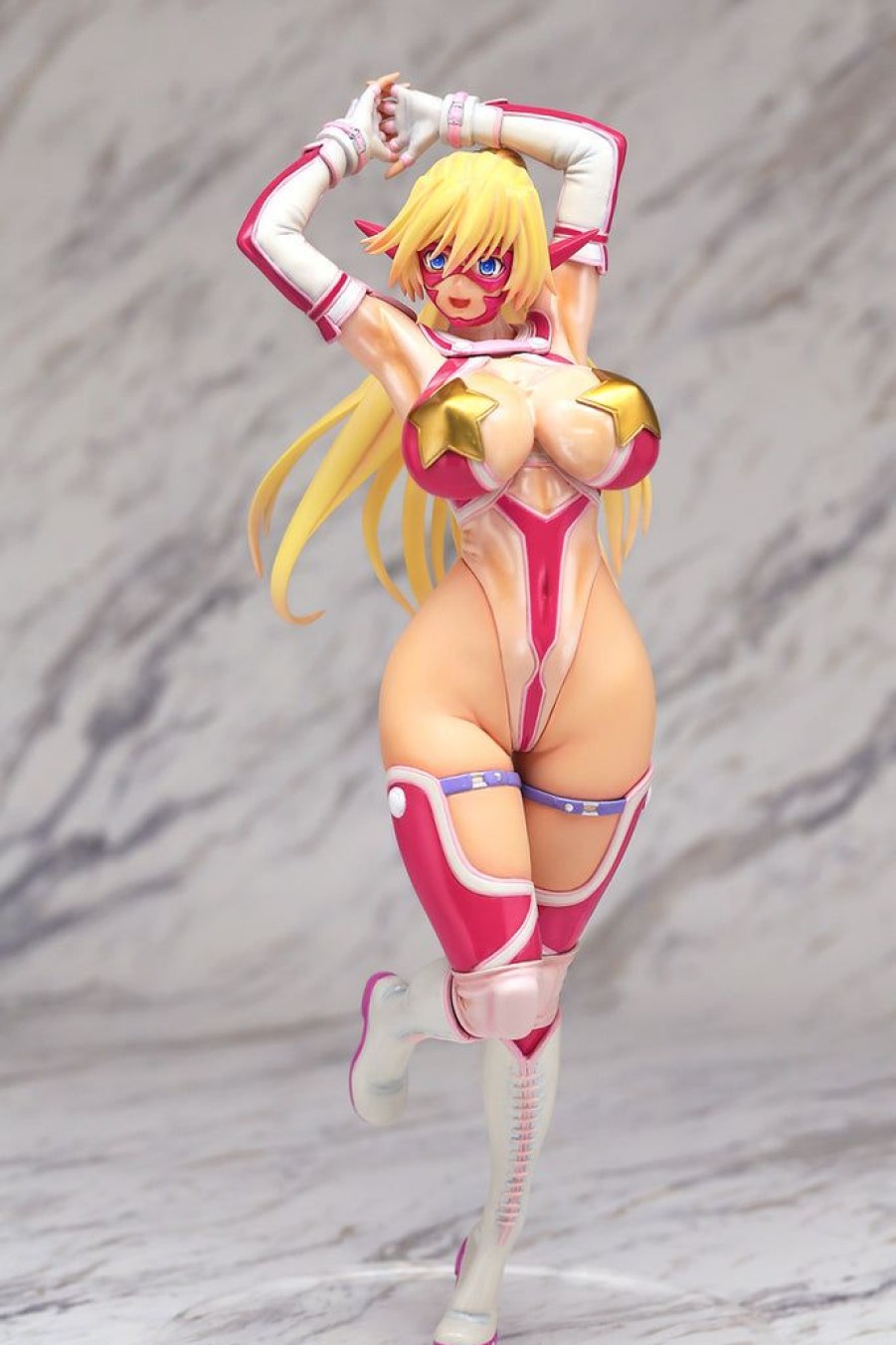 18+ A Plus | Sandy Bash (Star Mask Red) 1/6 Scale Figure