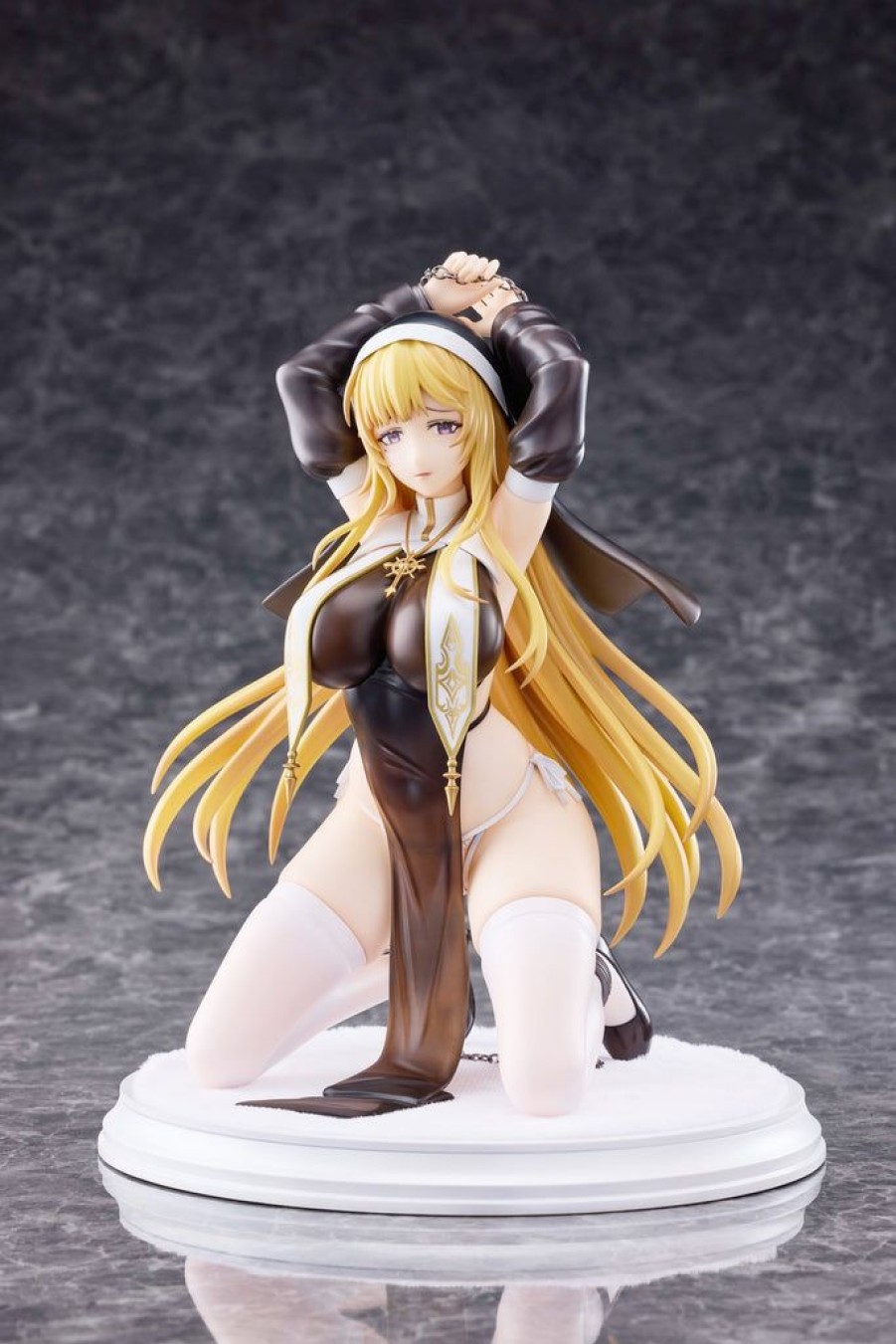 18+ DampLiquid | Sister Priscilla 1/6 Scale Figure