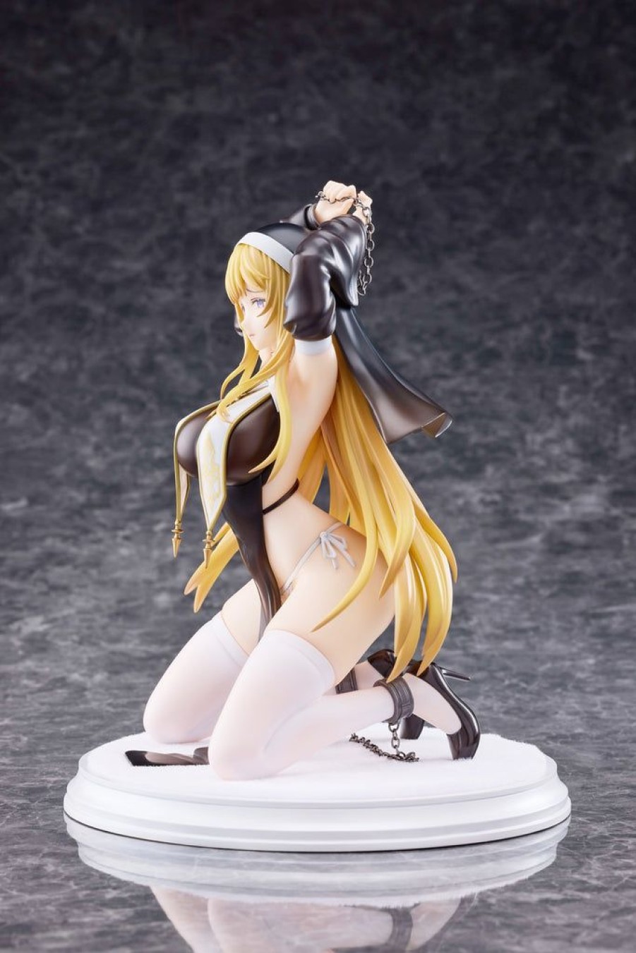 18+ DampLiquid | Sister Priscilla 1/6 Scale Figure